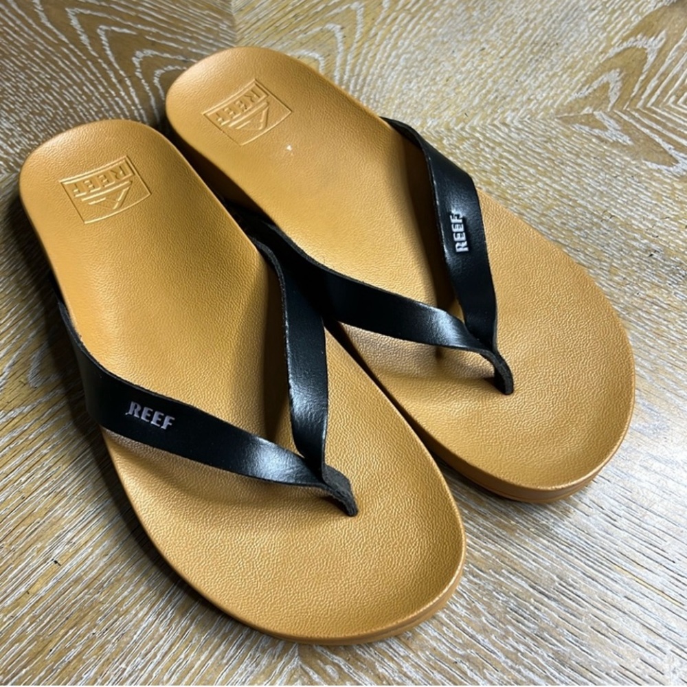 Reef Tan and Black Sandals